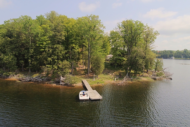 Bobs Lake Island, Rideau Lakes, Gurreathomes