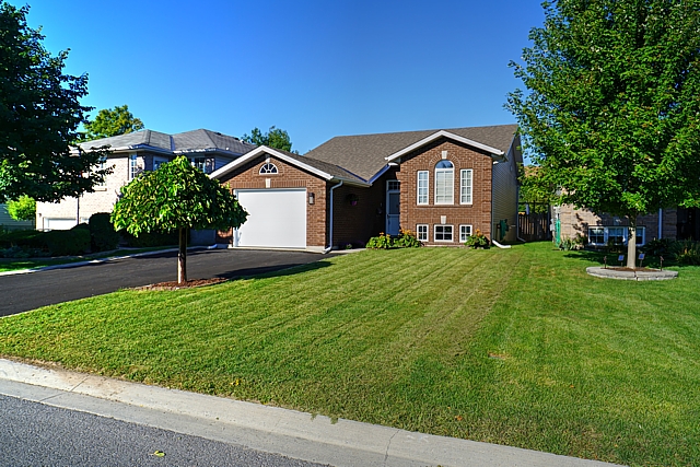 698 Roosevelt Drive, Kingston, Ontario, Gurreathomes
