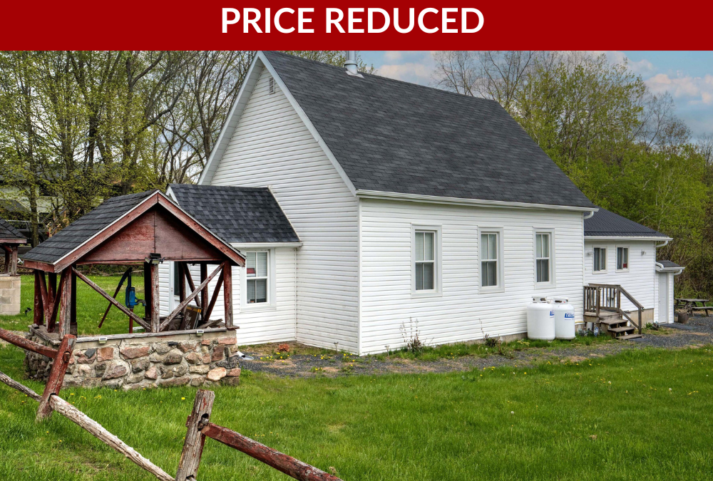 1867 Crow Lake Road, Maberly