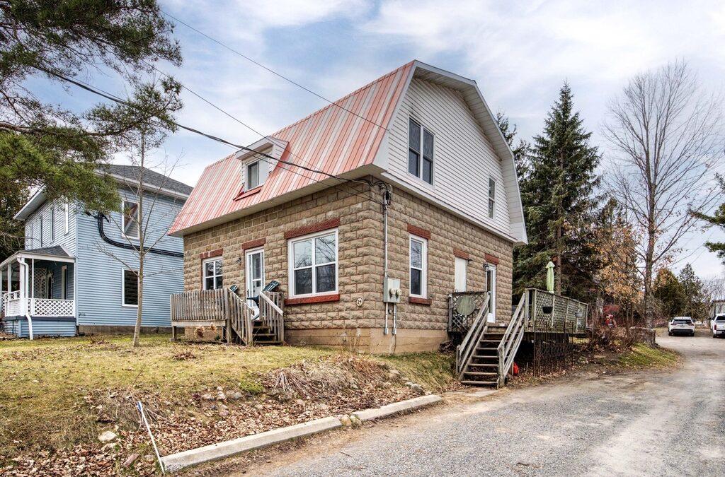 24 Rideau St., Westport