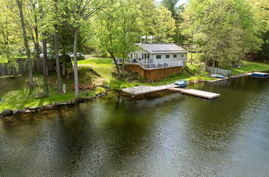6868 Smith Lane, Buck Lake