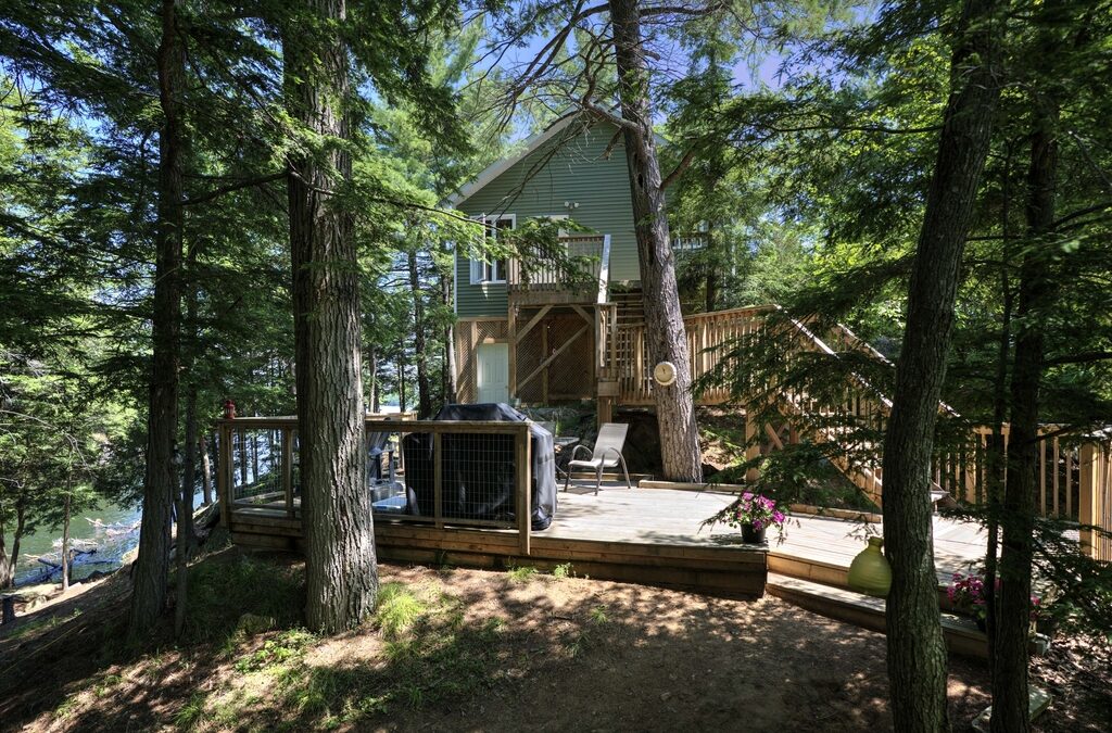 27 Goods Island, Bobs Lake