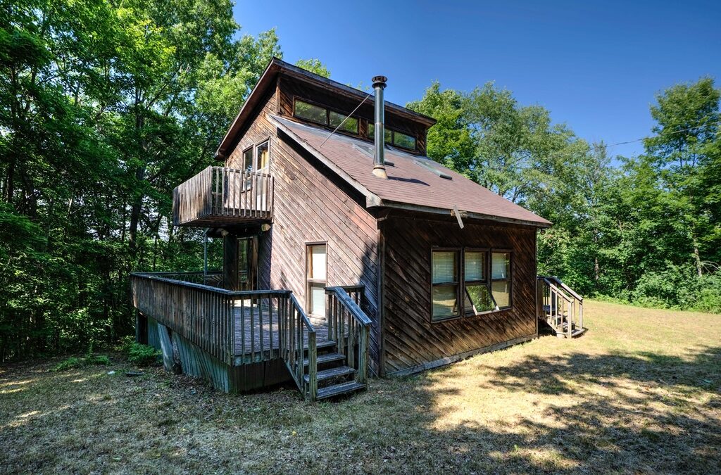 98 Rocky Ridge Lane, Crosby Lake