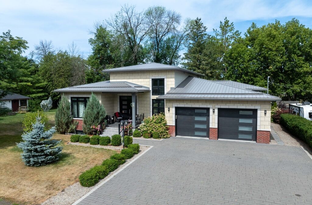 28 George St., Westport
