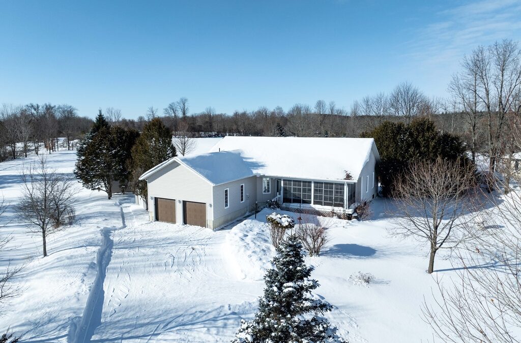 9727 Highway 42, Rideau Lakes