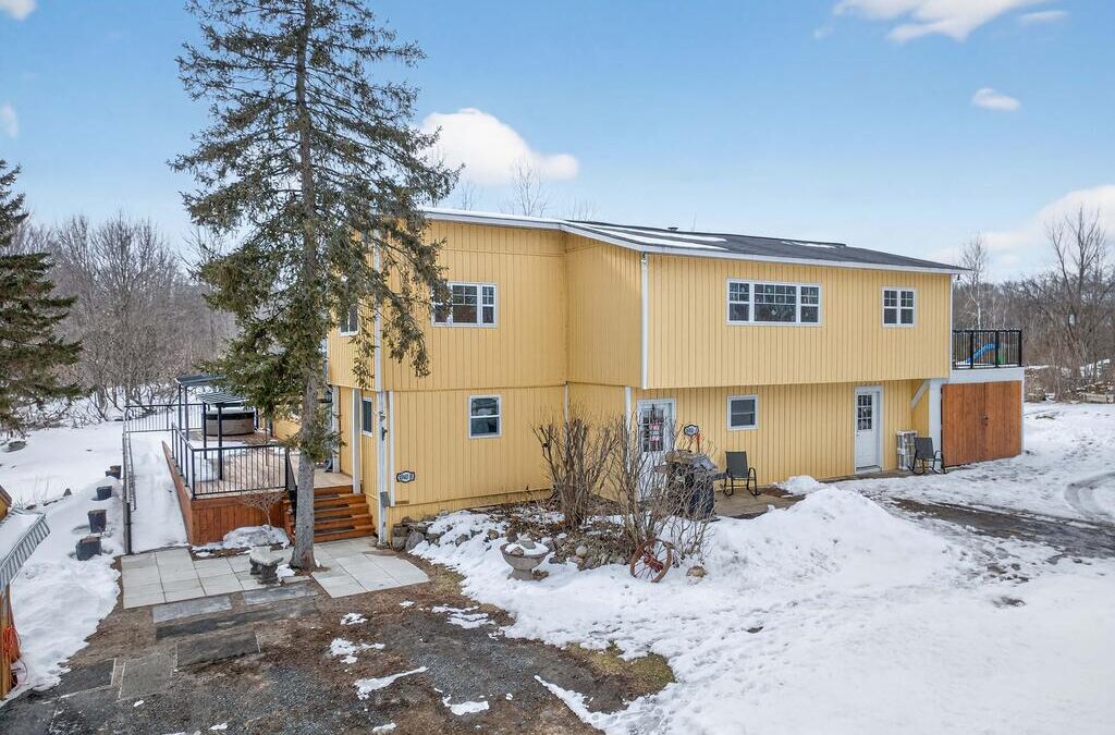 1040 Antoine Rd, Frontenac