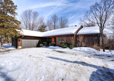 9889 Perth Road, Rideau Lakes