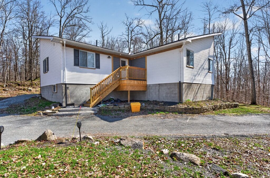 289 Maple Grove Lane, Bobs Lake