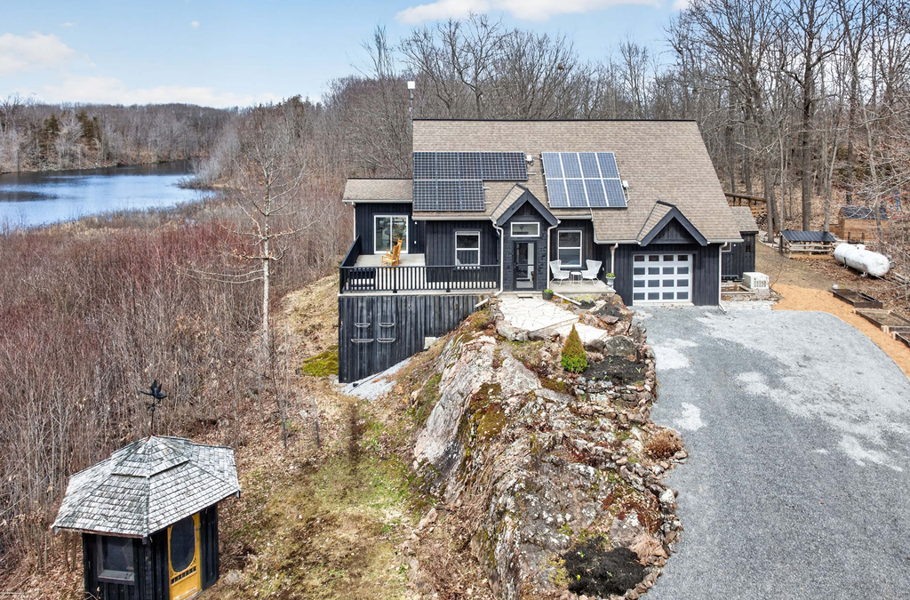 5025 North Shore Rd, Frontenac