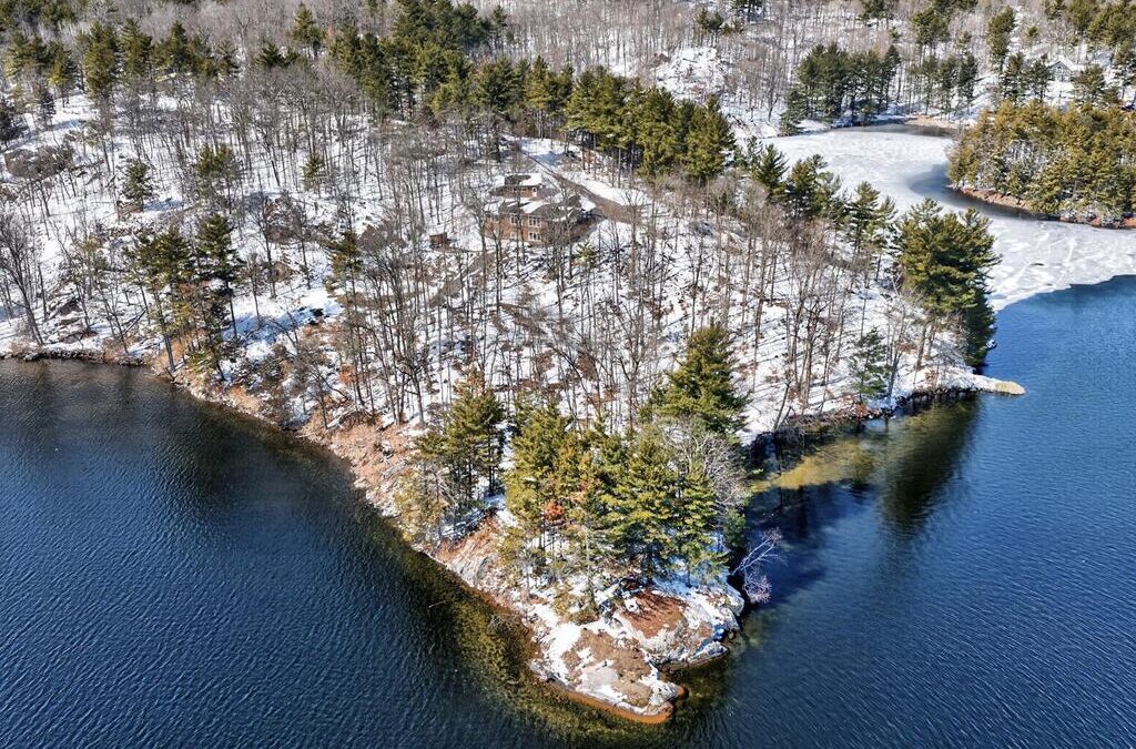 606 Whites Point Rd, Whitefish Lake