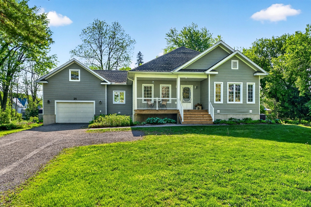 25 George St E, Westport