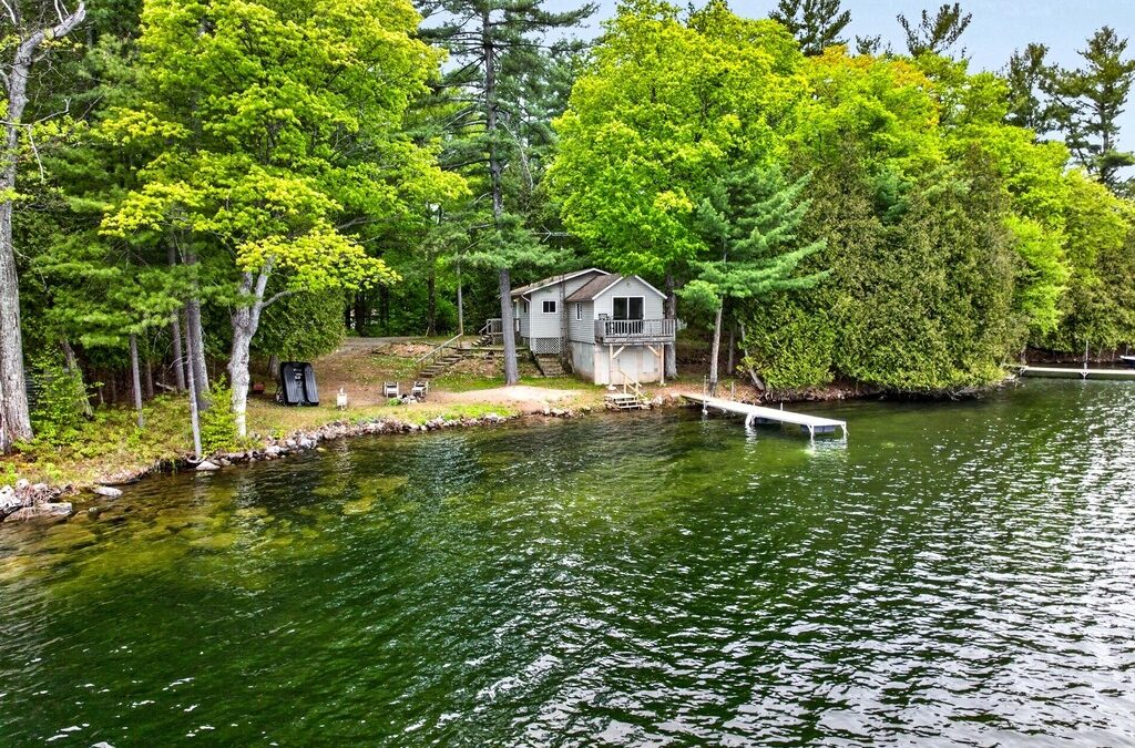 805 Burns Lane, Bobs Lake
