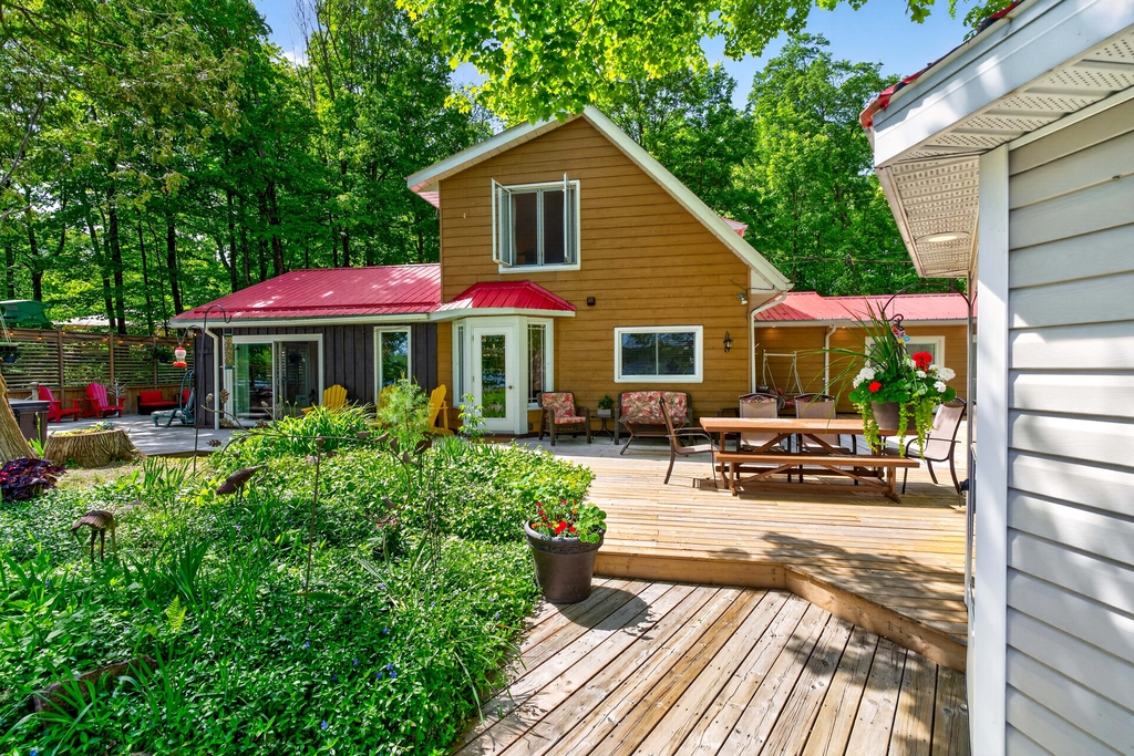 1004C Public Beach Rd, Long Lake