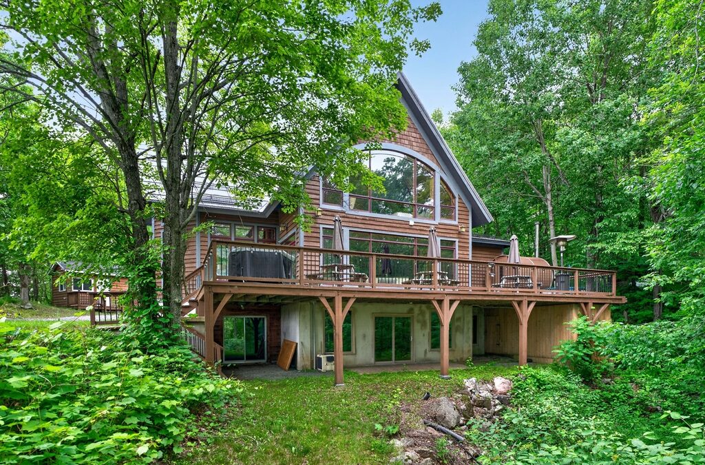 488 Gull Creek Lane, Sheﬃeld Long Lake