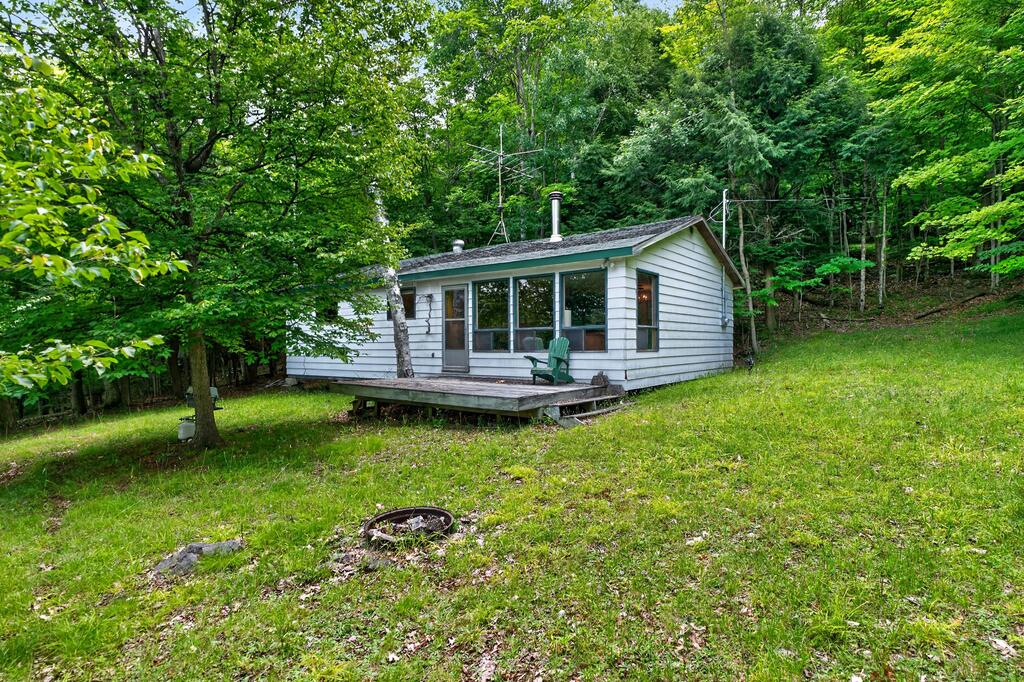 119 Cliff View Lane, Buck Lake