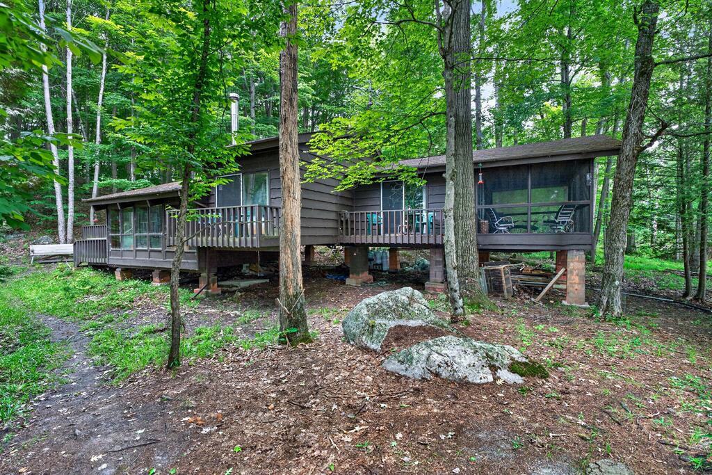 3 Scott Isle, Newboro Lake