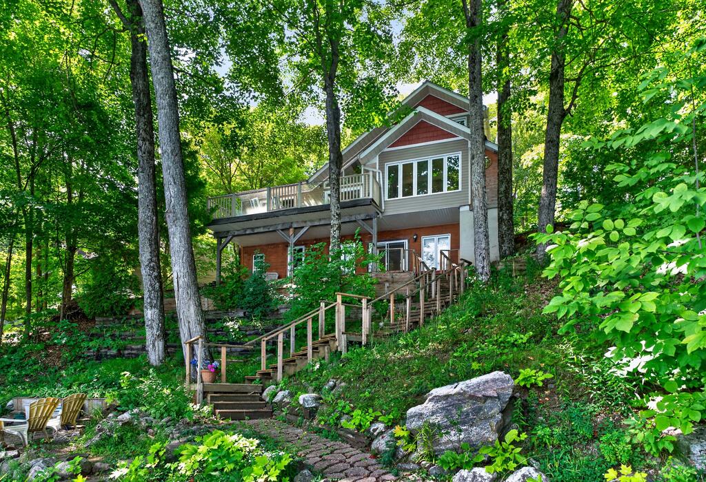 110 Maple Grove Crescent, Bobs Lake
