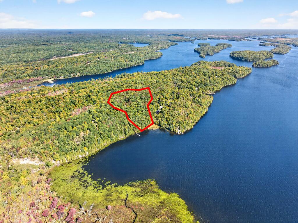 1057 Forest Lane, Sharbot Lake