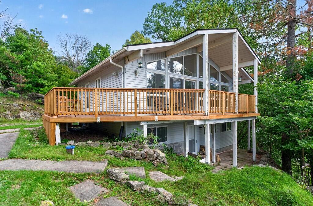 39 Rugged Lane, Opinicon Lake