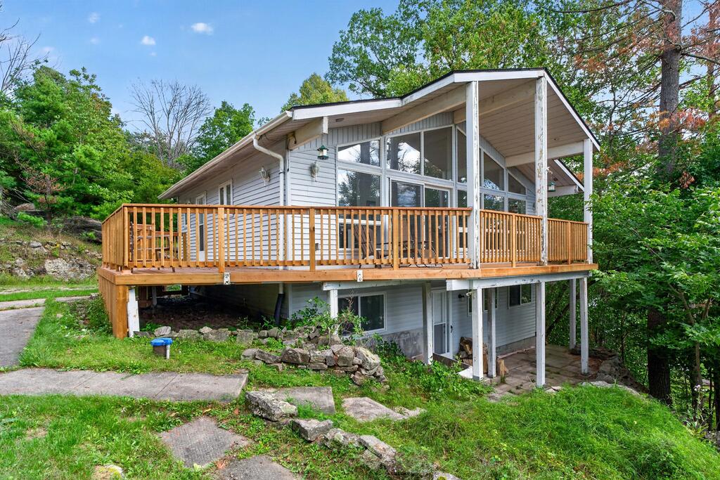 39 Rugged Lane, Opinicon Lake