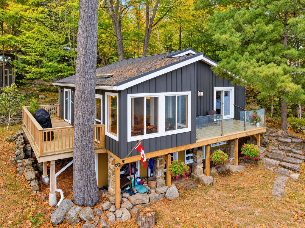 1124 Sawmill Lane, Buck Lake